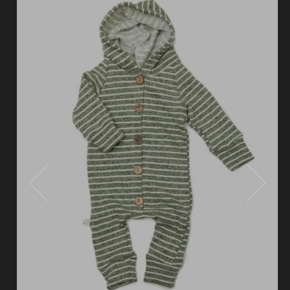 ISO long sleeve & hooded Rompers (CHILDHOODS, L&R)